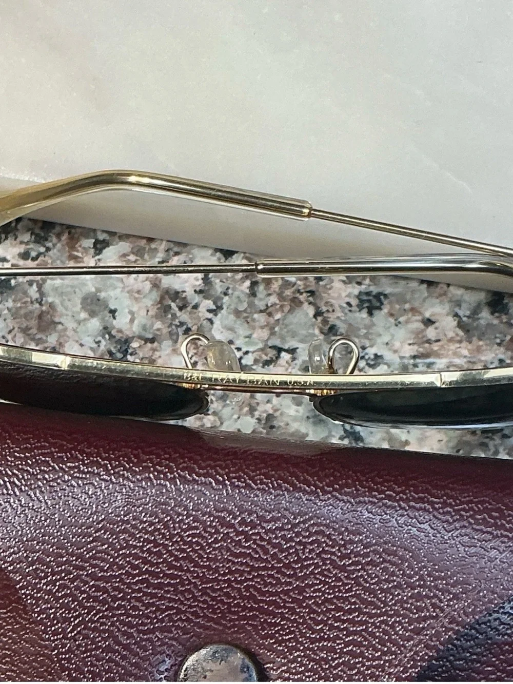 Ray-Ban Men Aviator Sunglasses Gold Metal Frame Green Tinted Glass Lens w/ Case
